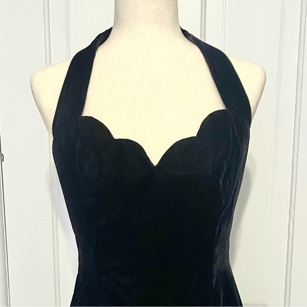 American Vintage Halter Sweetheart Scalloped Velvet Little Black Dress